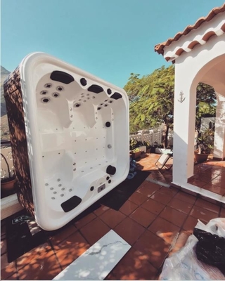 Outdoor Family Air Jet Bathtub 5 - 6 Person SPA Hot Tub Freestanding Massage Bathtub